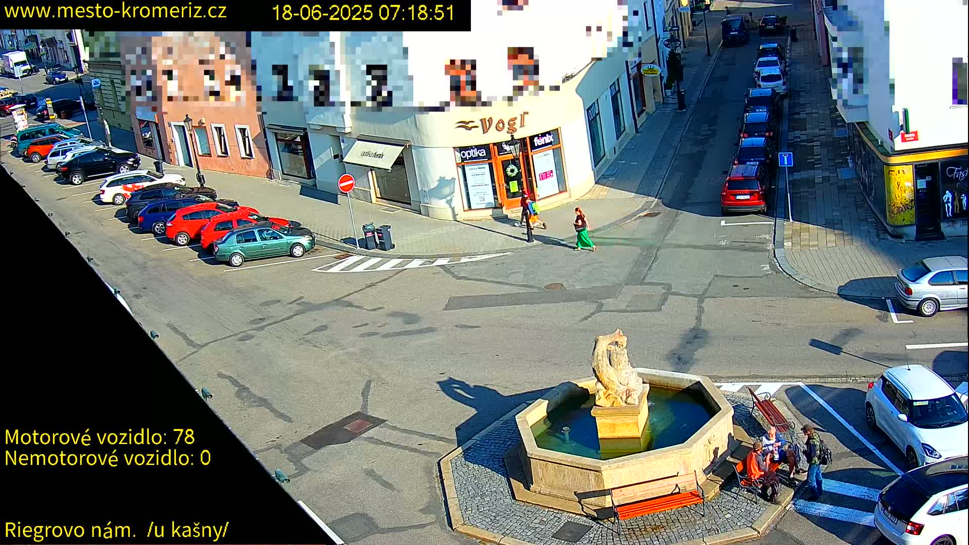 Kroměříž - Riegrovo Náměstí Fountain (Rieger Square) Live Cam - Kromeriz, Zlin, Czechia