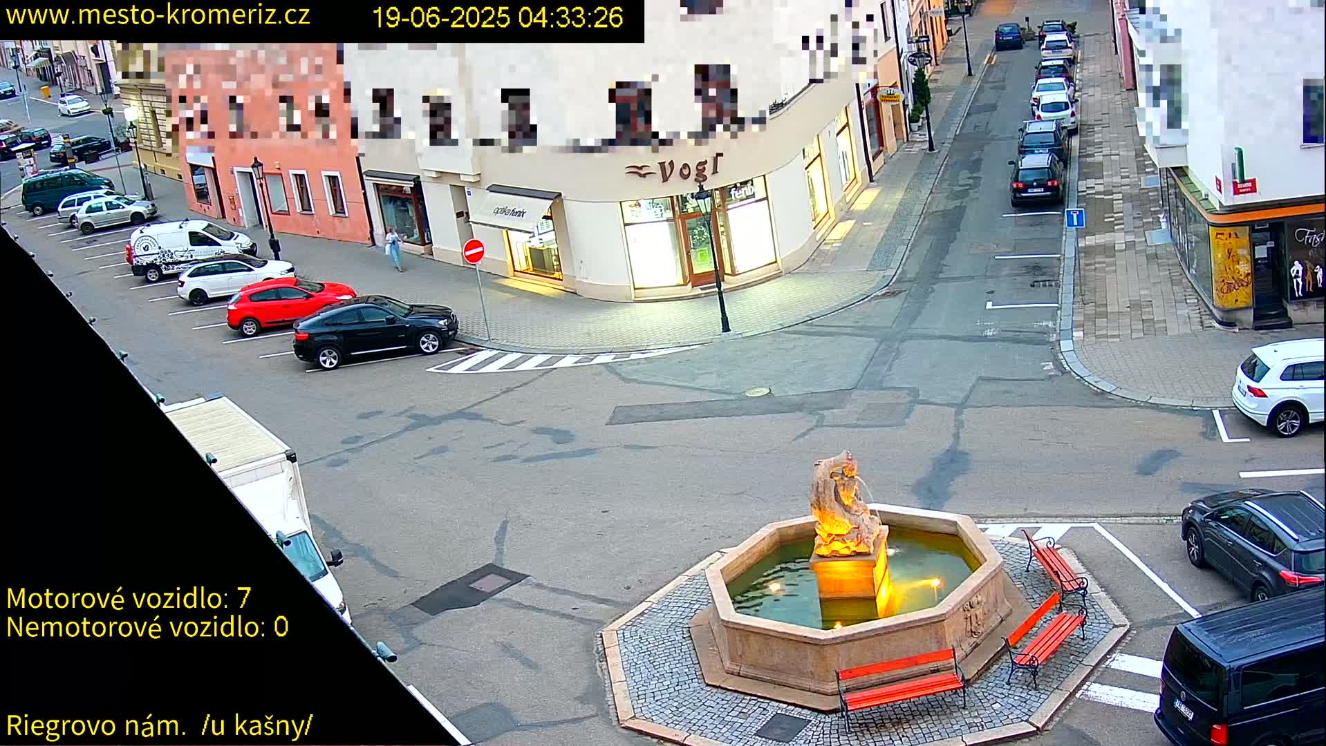 Kroměříž - Riegrovo Náměstí Fountain (Rieger Square) Live Cam - Kromeriz, Zlin, Czechia