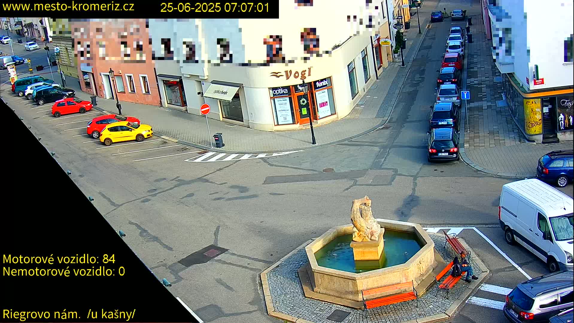 Kroměříž - Riegrovo Náměstí Fountain (Rieger Square) Live Cam - Kromeriz, Zlin, Czechia