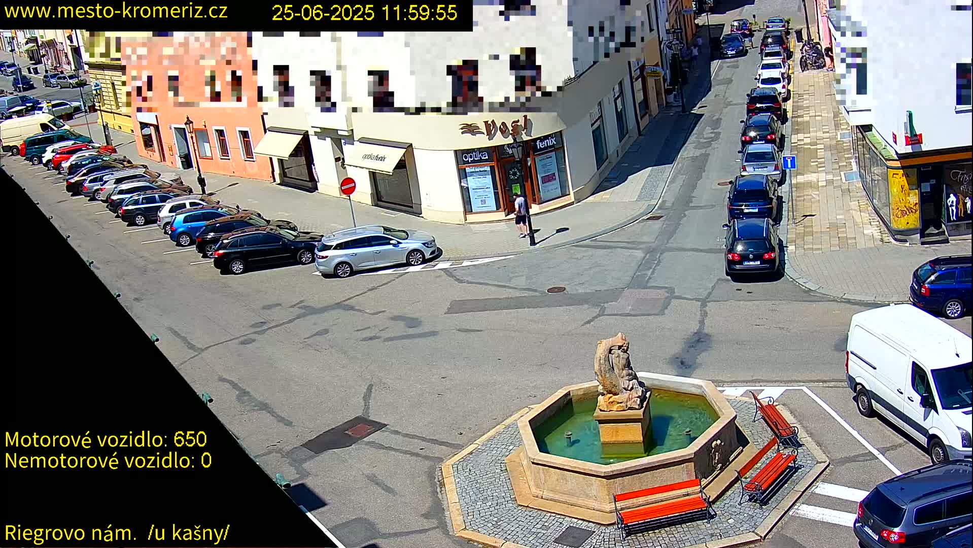 Kroměříž - Riegrovo Náměstí Fountain (Rieger Square) Live Cam - Kromeriz, Zlin, Czechia