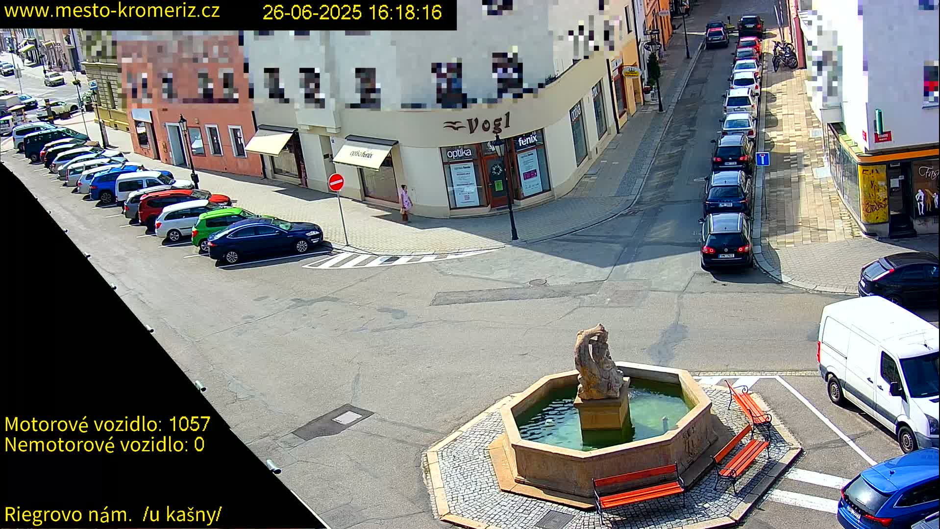Kroměříž - Riegrovo Náměstí Fountain (Rieger Square) Live Cam - Kromeriz, Zlin, Czechia
