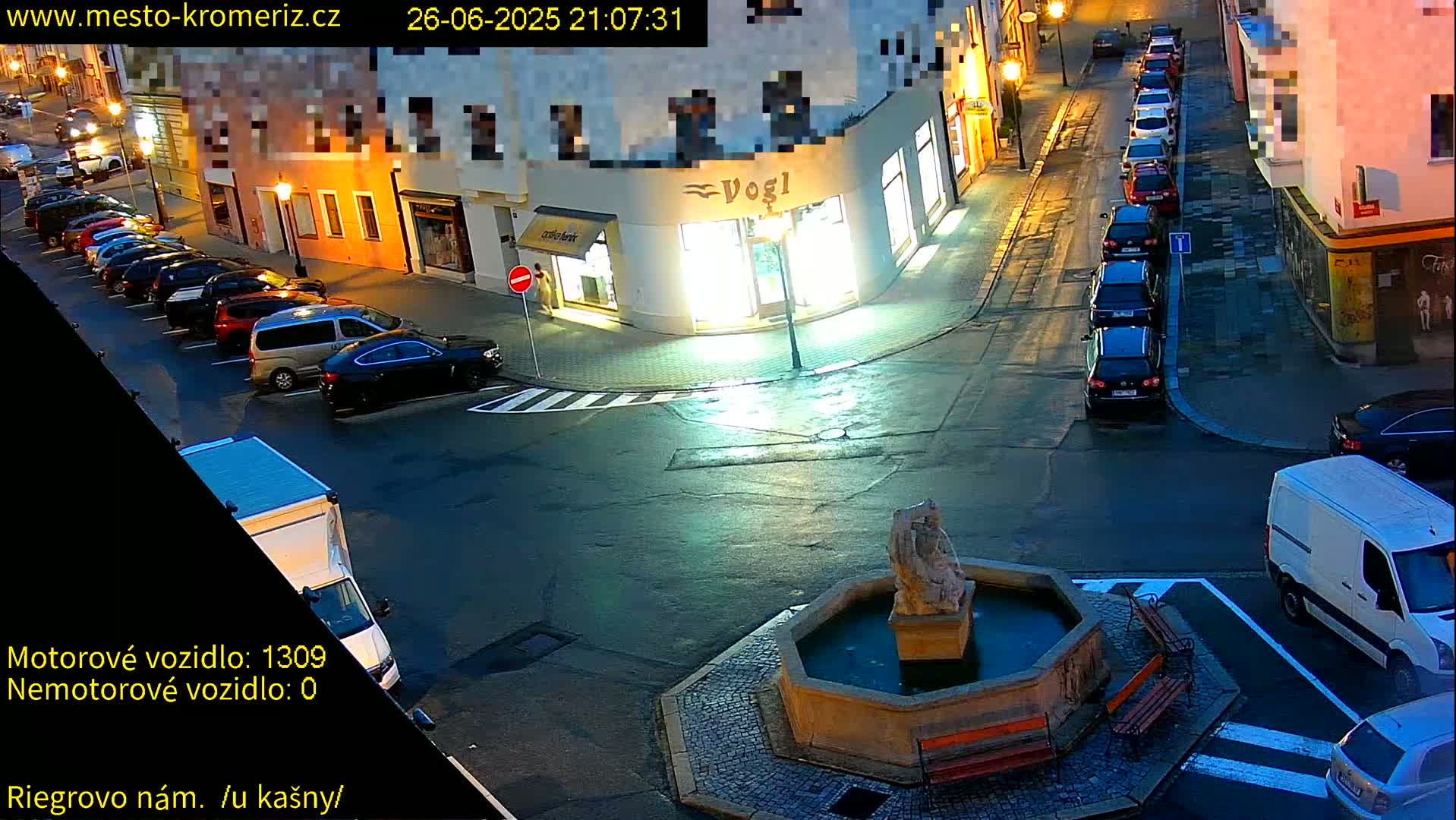 Kroměříž - Riegrovo Náměstí Fountain (Rieger Square) Live Cam - Kromeriz, Zlin, Czechia