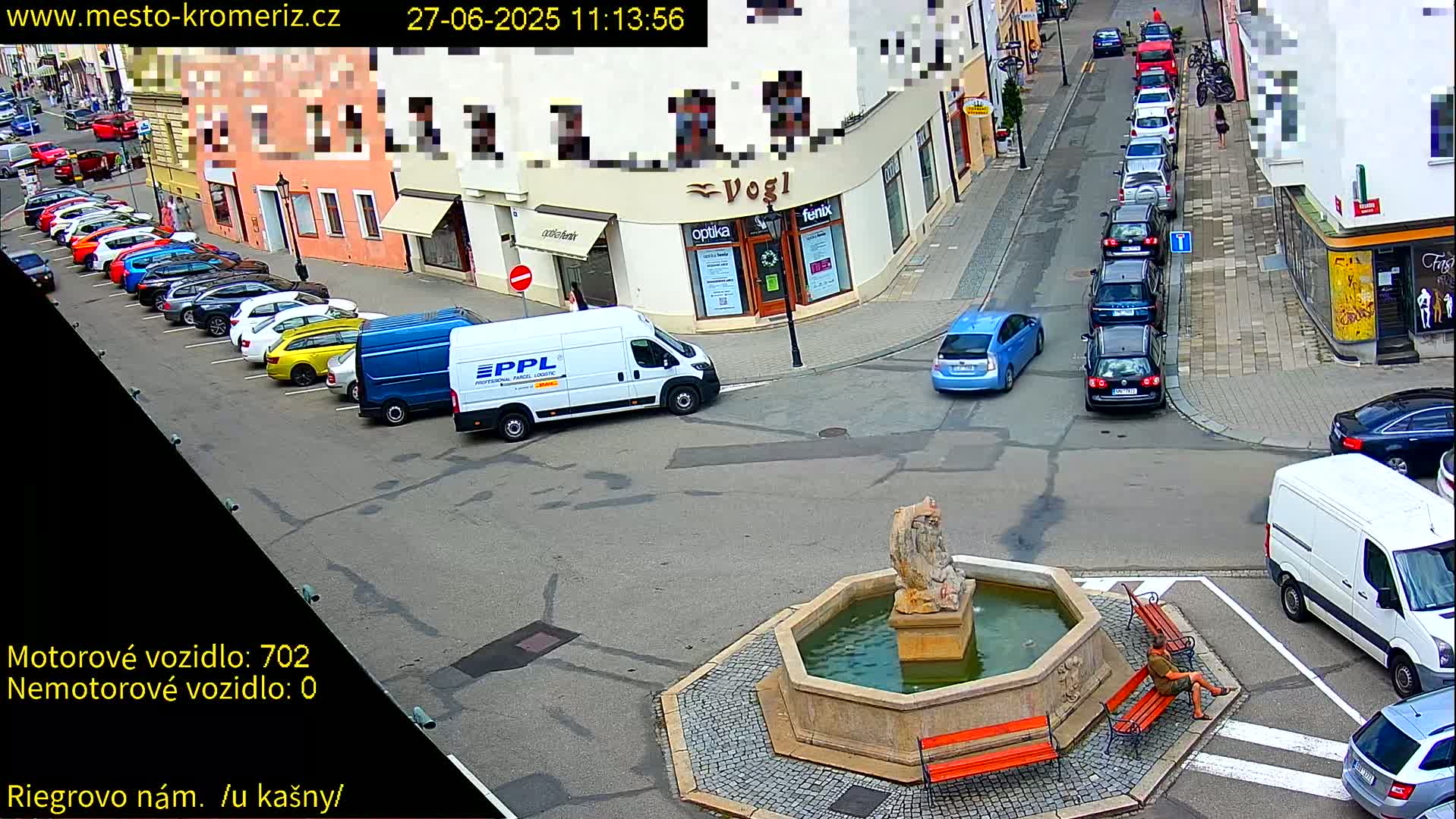 Kroměříž - Riegrovo Náměstí Fountain (Rieger Square) Live Cam - Kromeriz, Zlin, Czechia