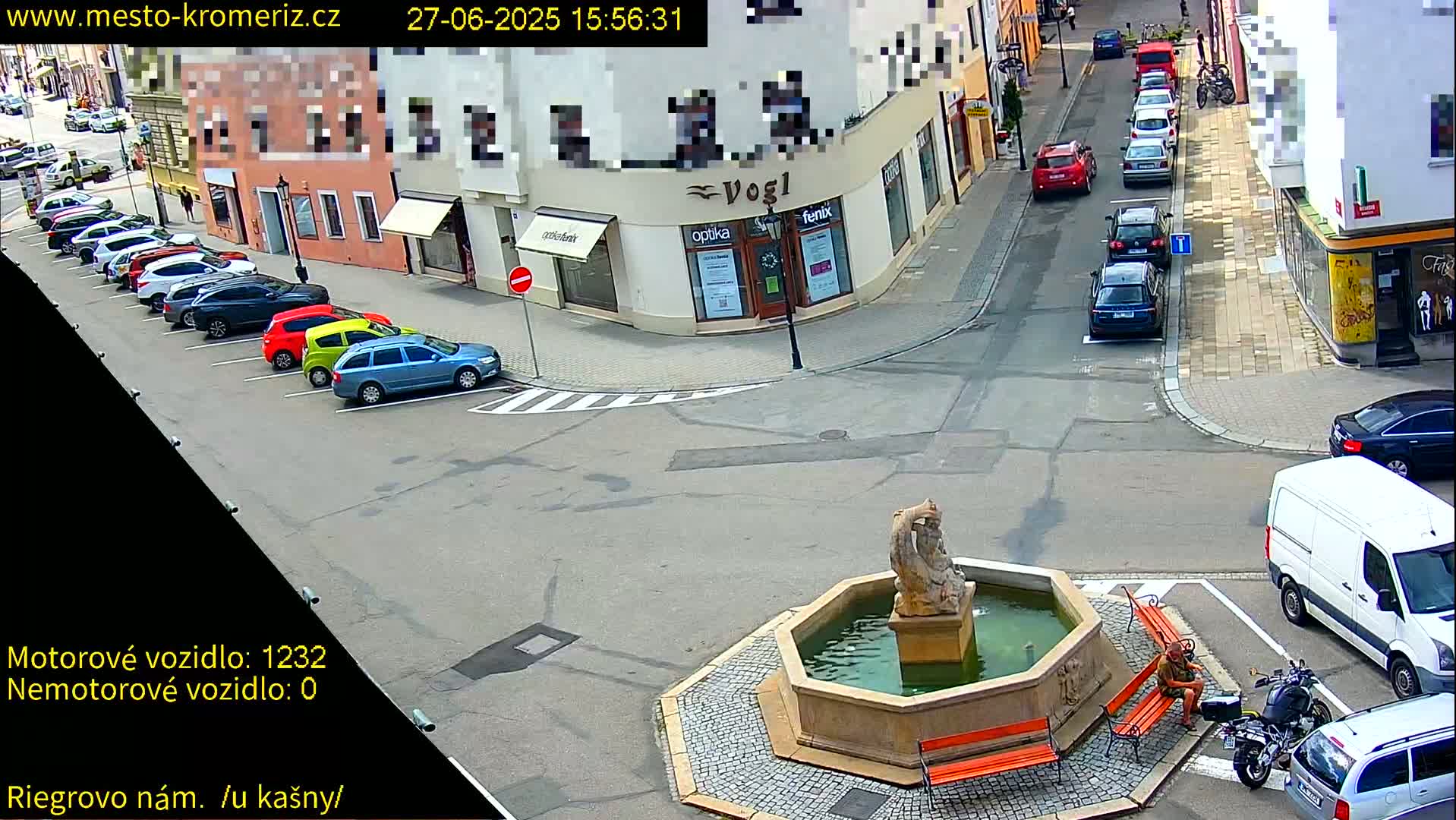 Kroměříž - Riegrovo Náměstí Fountain (Rieger Square) Live Cam - Kromeriz, Zlin, Czechia
