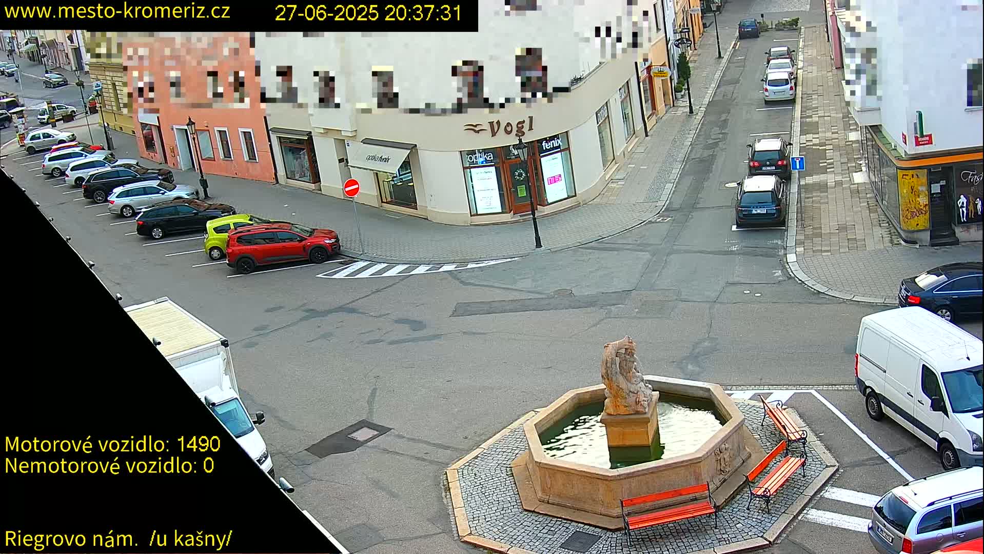 Kroměříž - Riegrovo Náměstí Fountain (Rieger Square) Live Cam - Kromeriz, Zlin, Czechia