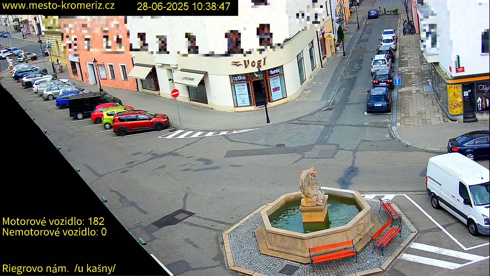 Kroměříž - Riegrovo Náměstí Fountain (Rieger Square) Live Cam - Kromeriz, Zlin, Czechia
