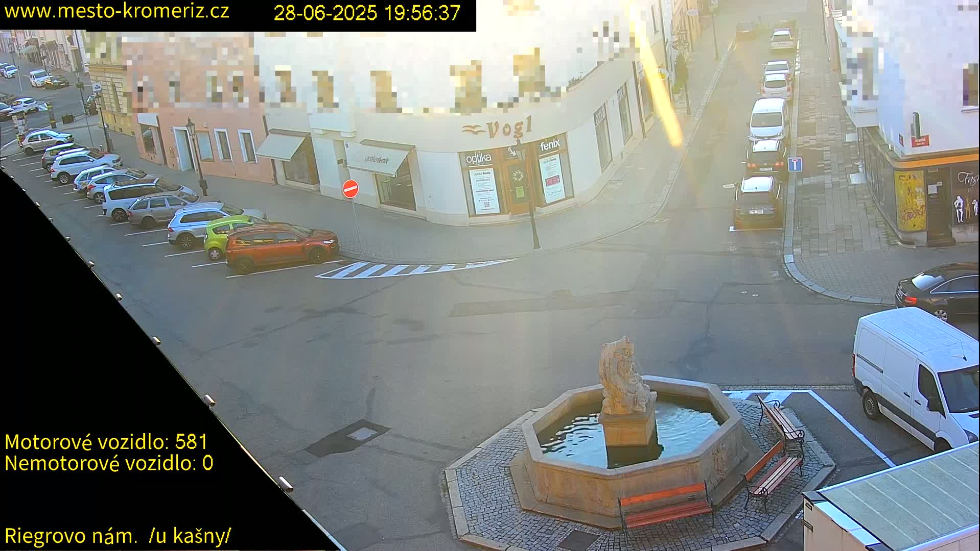 Kroměříž - Riegrovo Náměstí Fountain (Rieger Square) Live Cam - Kromeriz, Zlin, Czechia