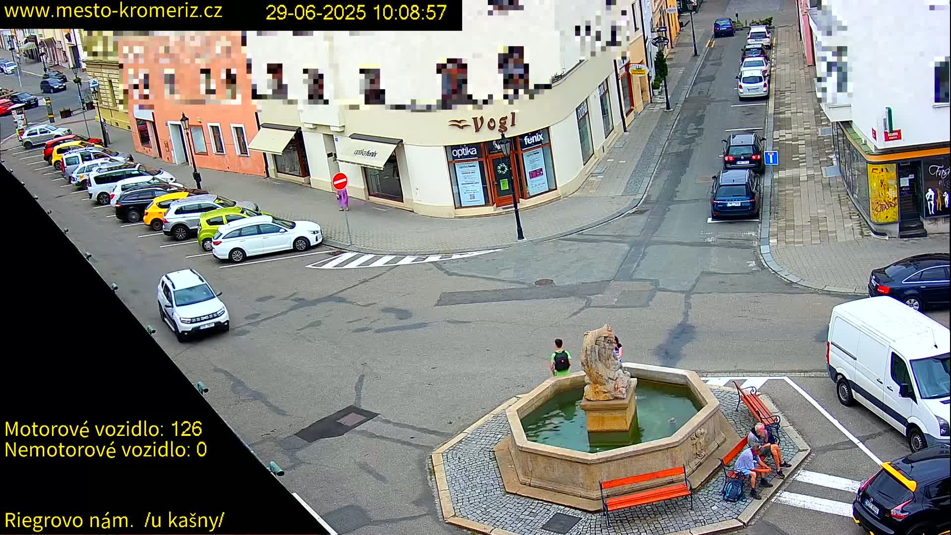 Kroměříž - Riegrovo Náměstí Fountain (Rieger Square) Live Cam - Kromeriz, Zlin, Czechia