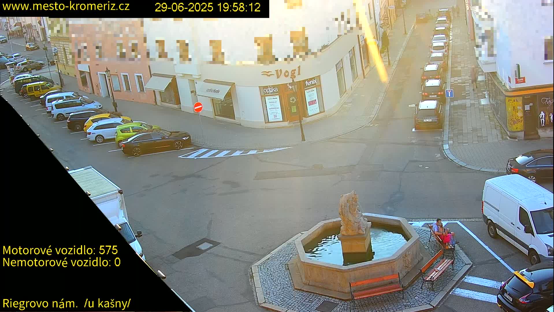 Kroměříž - Riegrovo Náměstí Fountain (Rieger Square) Live Cam - Kromeriz, Zlin, Czechia