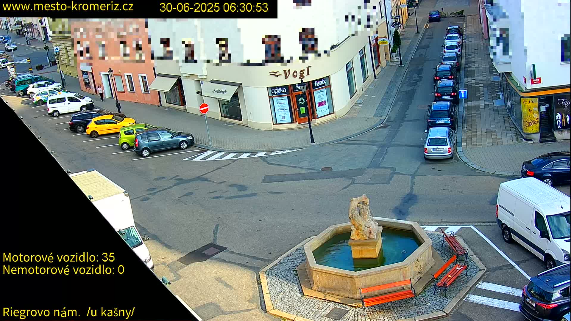 Kroměříž - Riegrovo Náměstí Fountain (Rieger Square) Live Cam - Kromeriz, Zlin, Czechia