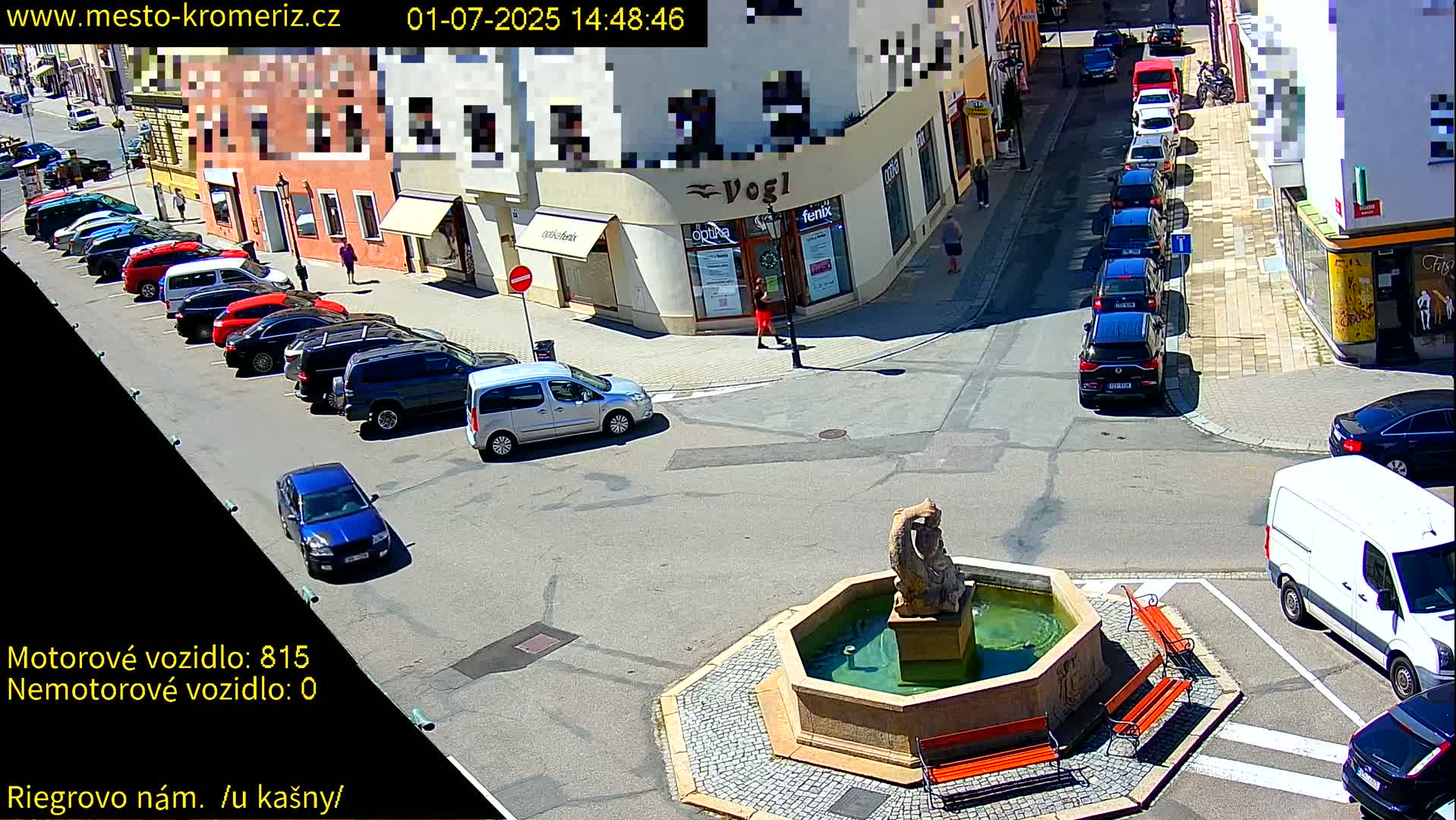 Kroměříž - Riegrovo Náměstí Fountain (Rieger Square) Live Cam - Kromeriz, Zlin, Czechia