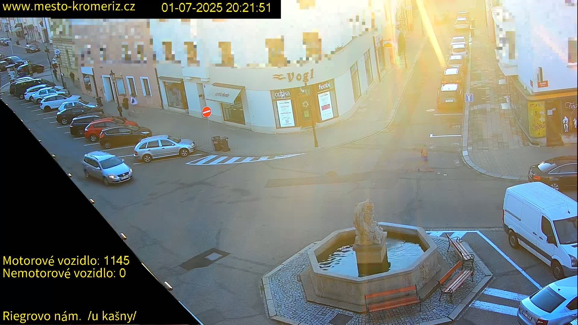 Kroměříž - Riegrovo Náměstí Fountain (Rieger Square) Live Cam - Kromeriz, Zlin, Czechia