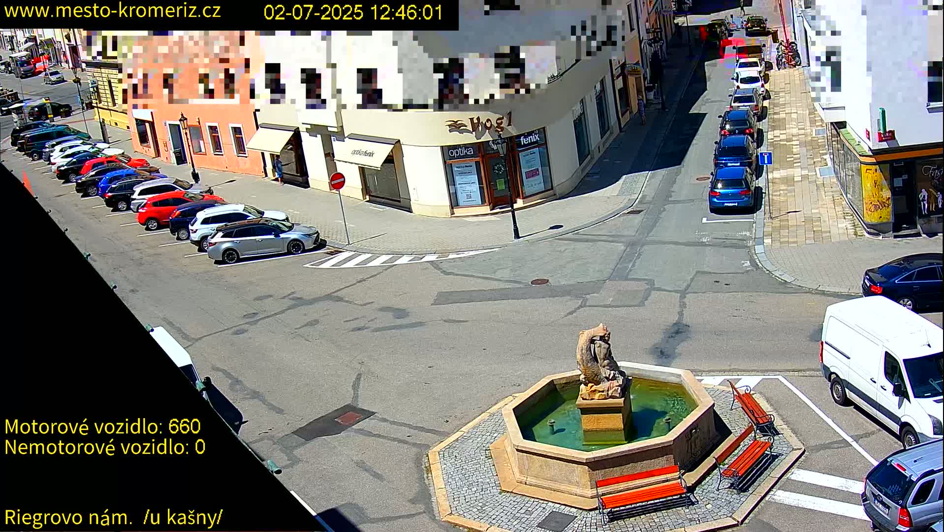 Kroměříž - Riegrovo Náměstí Fountain (Rieger Square) Live Cam - Kromeriz, Zlin, Czechia