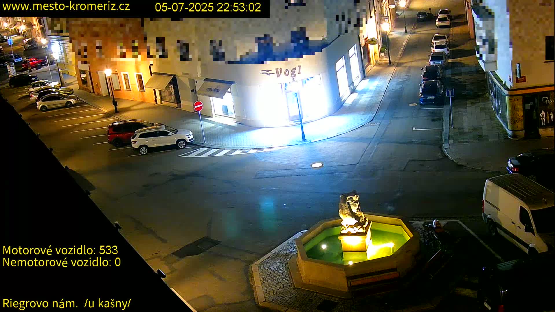 Kroměříž - Riegrovo Náměstí Fountain (Rieger Square) Live Cam - Kromeriz, Zlin, Czechia