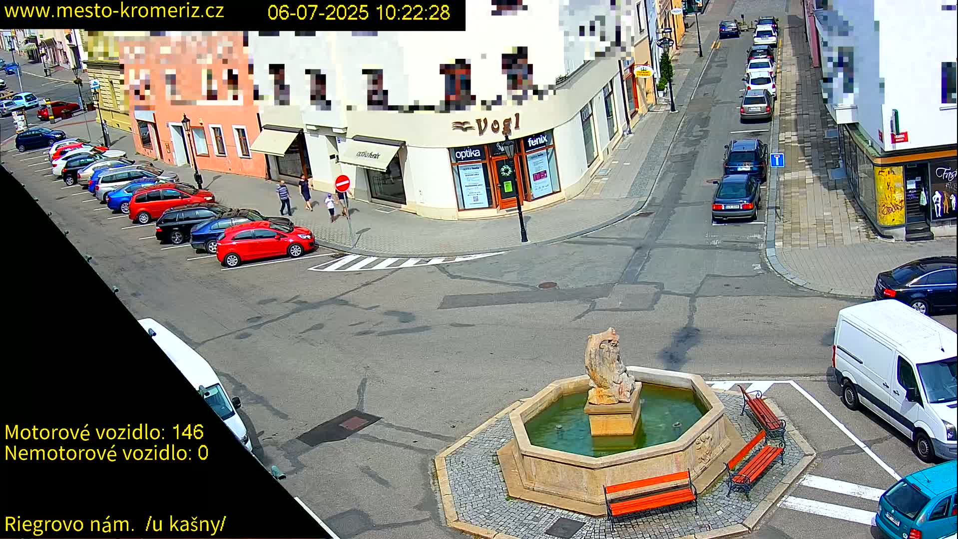Kroměříž - Riegrovo Náměstí Fountain (Rieger Square) Live Cam - Kromeriz, Zlin, Czechia