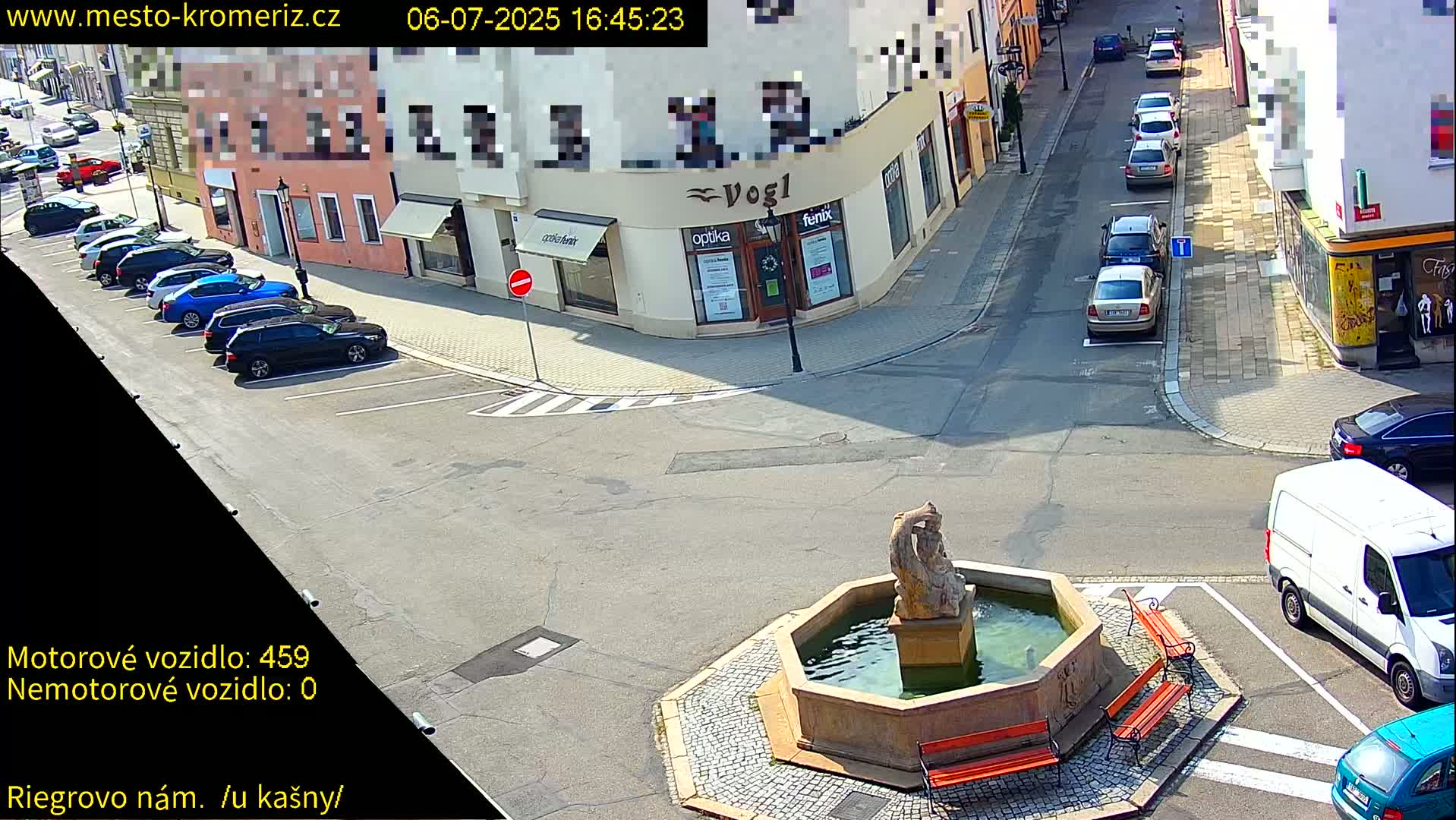 Kroměříž - Riegrovo Náměstí Fountain (Rieger Square) Live Cam - Kromeriz, Zlin, Czechia