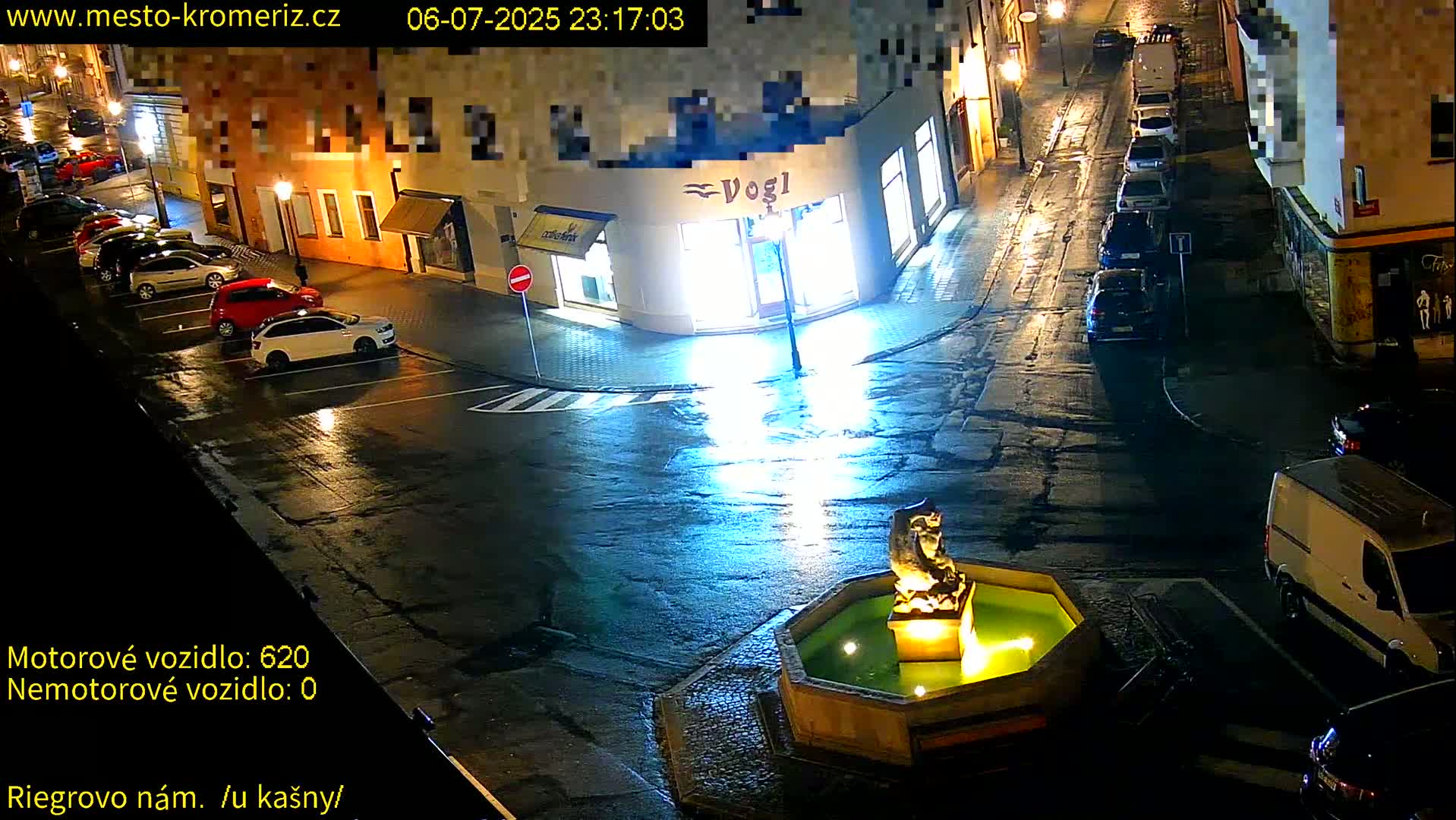 Kroměříž - Riegrovo Náměstí Fountain (Rieger Square) Live Cam - Kromeriz, Zlin, Czechia