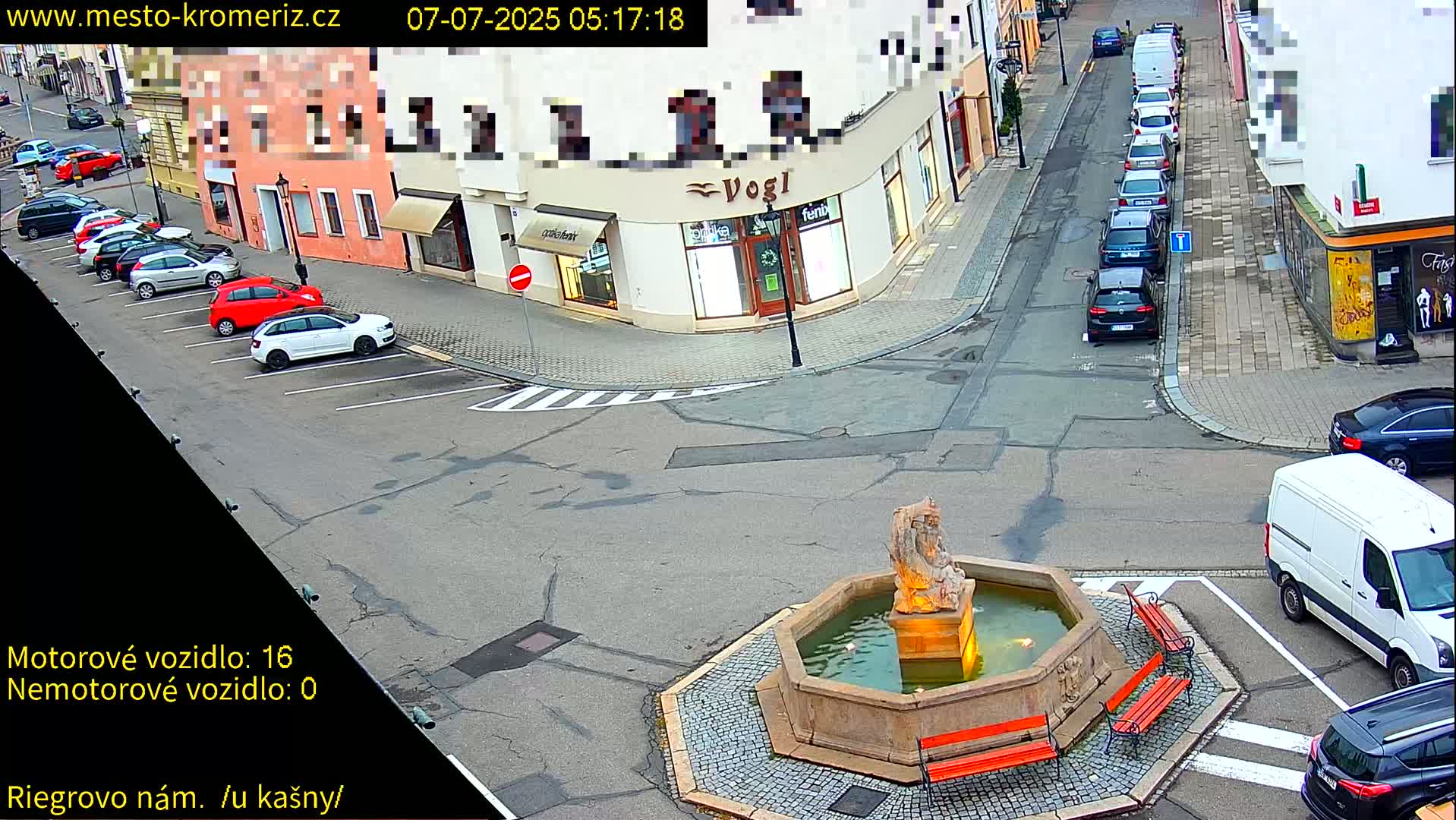 Kroměříž - Riegrovo Náměstí Fountain (Rieger Square) Live Cam - Kromeriz, Zlin, Czechia