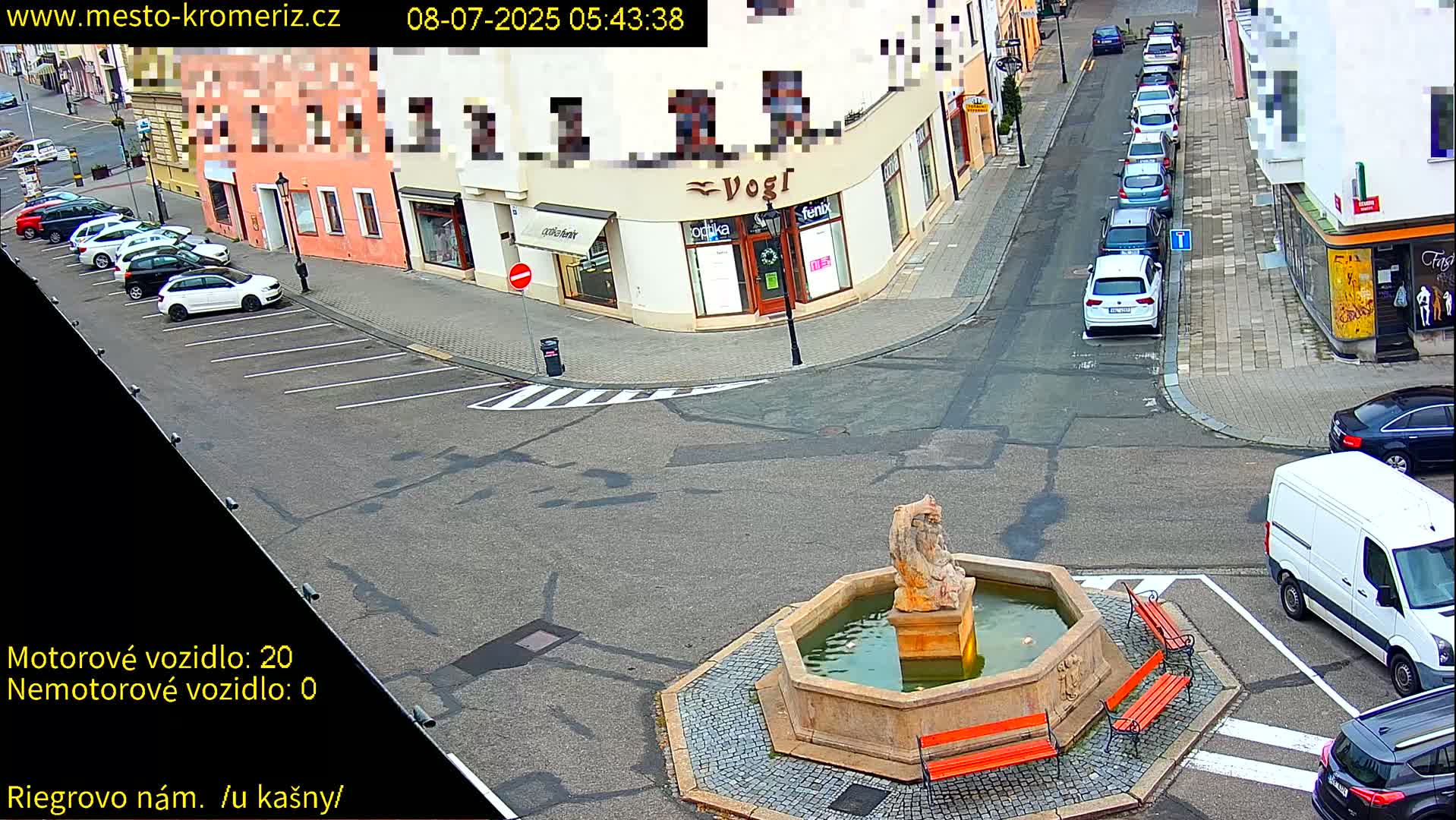 Kroměříž - Riegrovo Náměstí Fountain (Rieger Square) Live Cam - Kromeriz, Zlin, Czechia