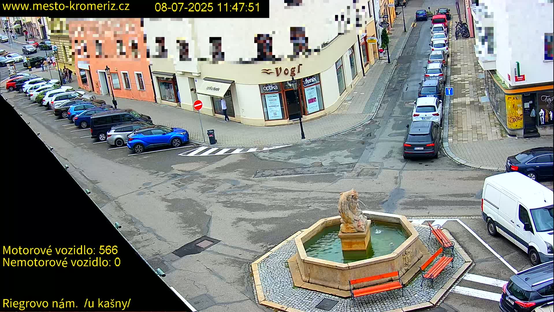 Kroměříž - Riegrovo Náměstí Fountain (Rieger Square) Live Cam - Kromeriz, Zlin, Czechia