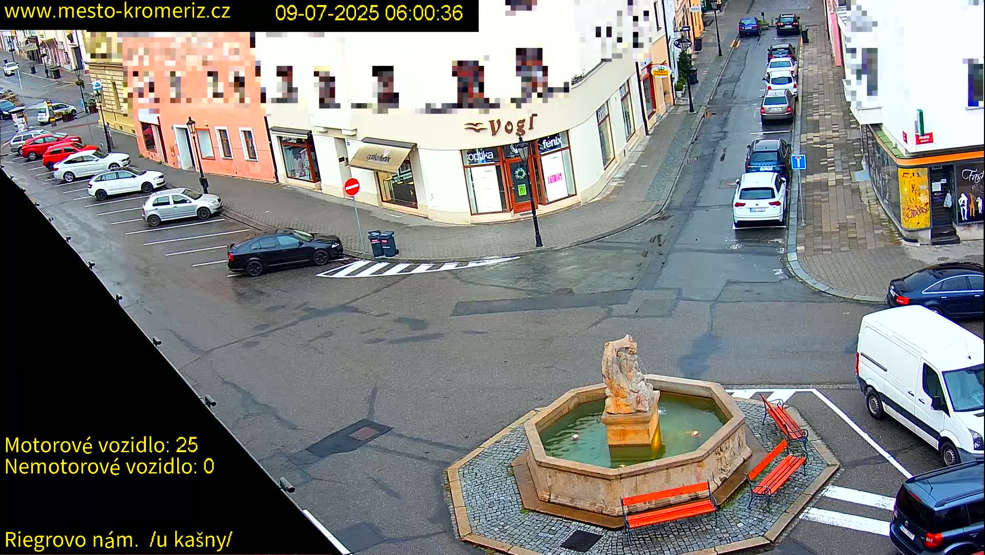 Kroměříž - Riegrovo Náměstí Fountain (Rieger Square) Live Cam - Kromeriz, Zlin, Czechia