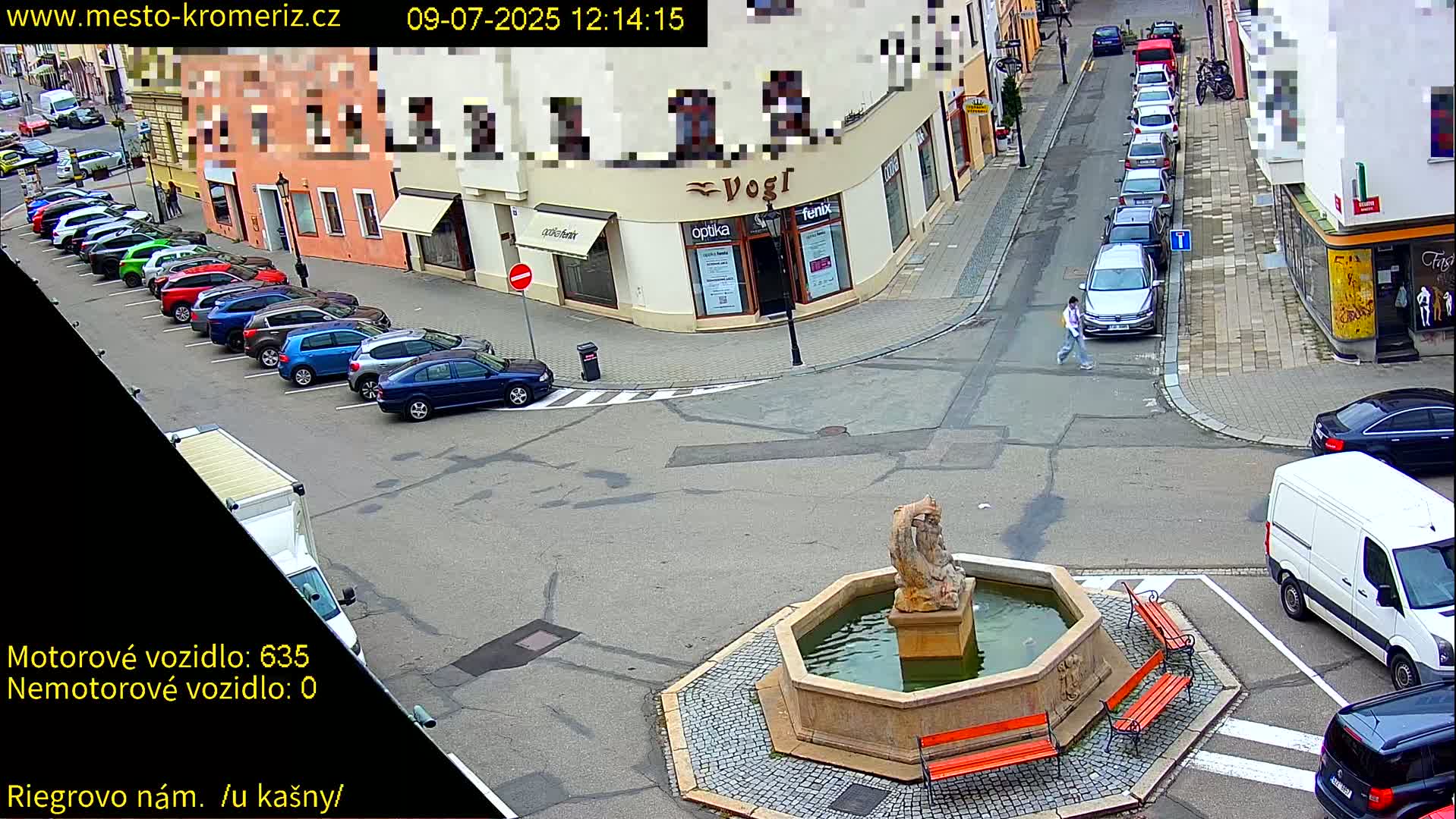 Kroměříž - Riegrovo Náměstí Fountain (Rieger Square) Live Cam - Kromeriz, Zlin, Czechia