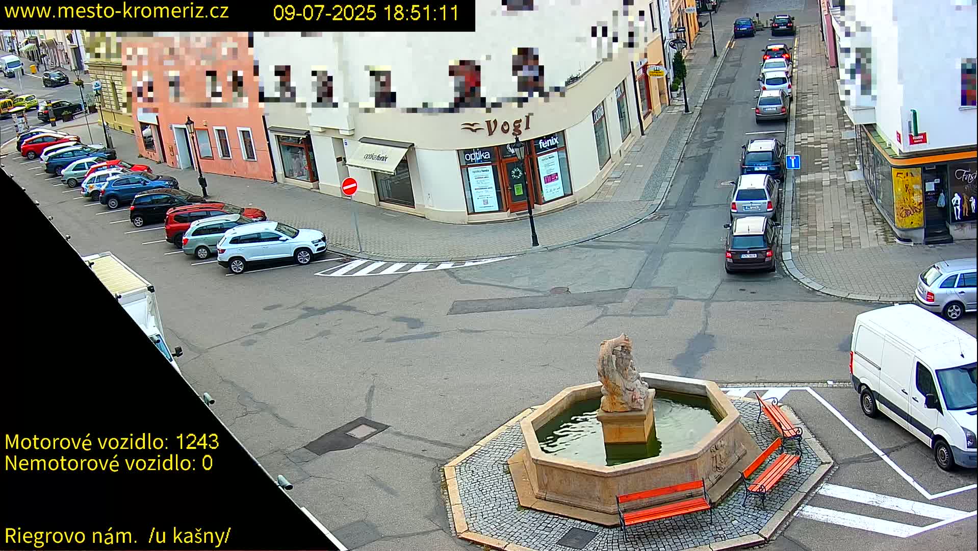 Kroměříž - Riegrovo Náměstí Fountain (Rieger Square) Live Cam - Kromeriz, Zlin, Czechia