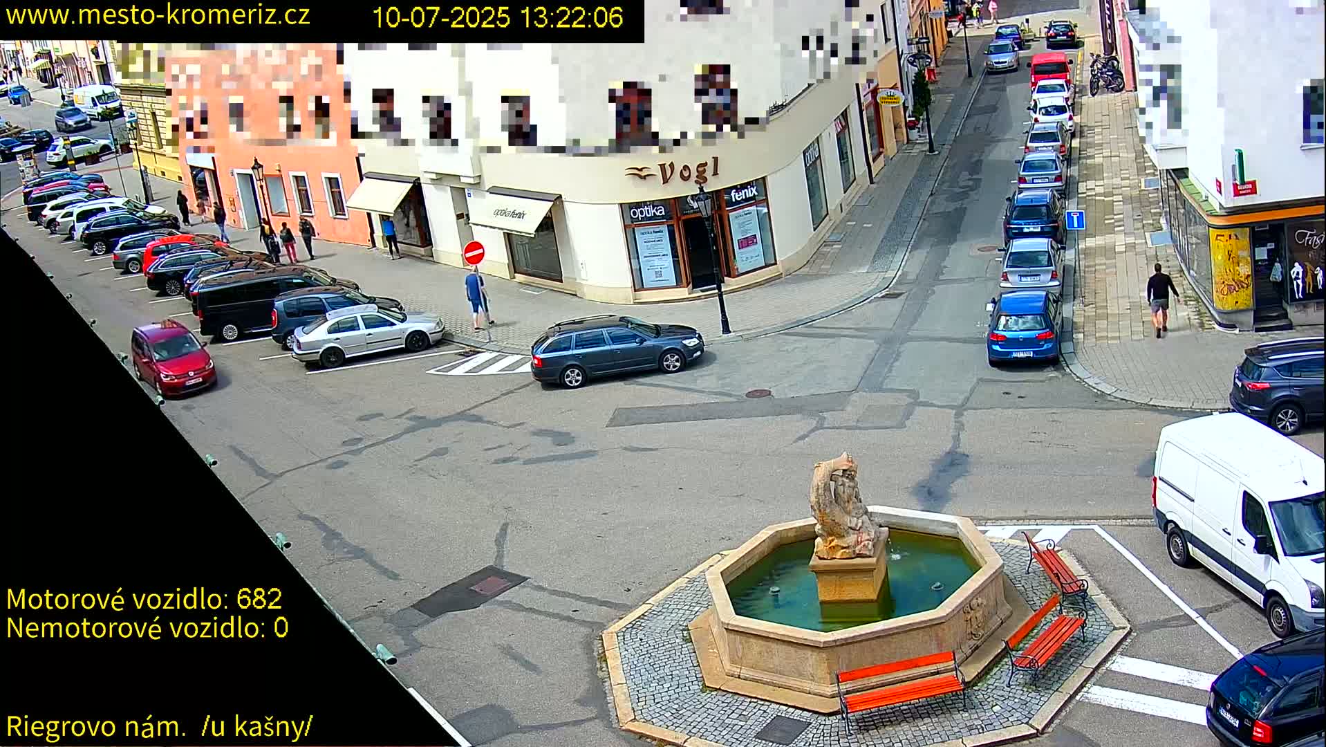 Kroměříž - Riegrovo Náměstí Fountain (Rieger Square) Live Cam - Kromeriz, Zlin, Czechia