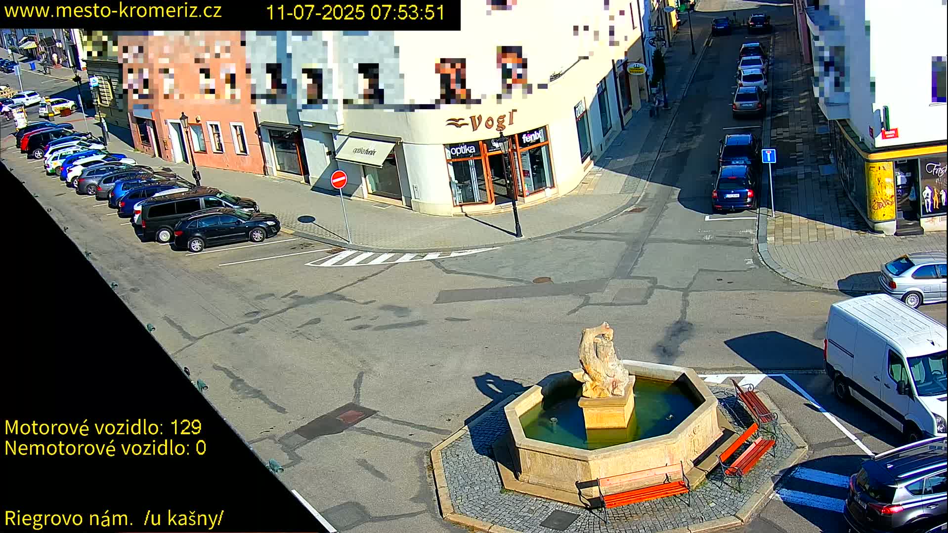 Kroměříž - Riegrovo Náměstí Fountain (Rieger Square) Live Cam - Kromeriz, Zlin, Czechia