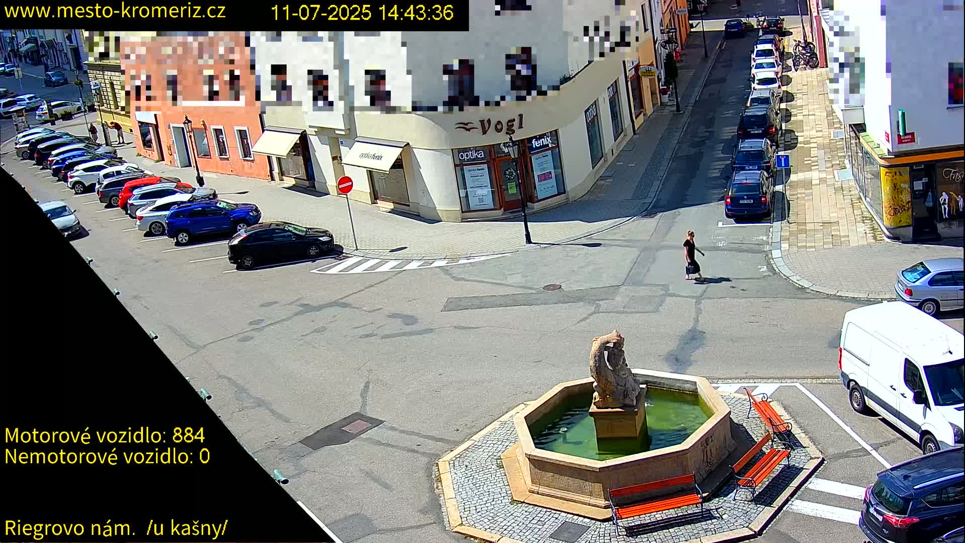 Kroměříž - Riegrovo Náměstí Fountain (Rieger Square) Live Cam - Kromeriz, Zlin, Czechia