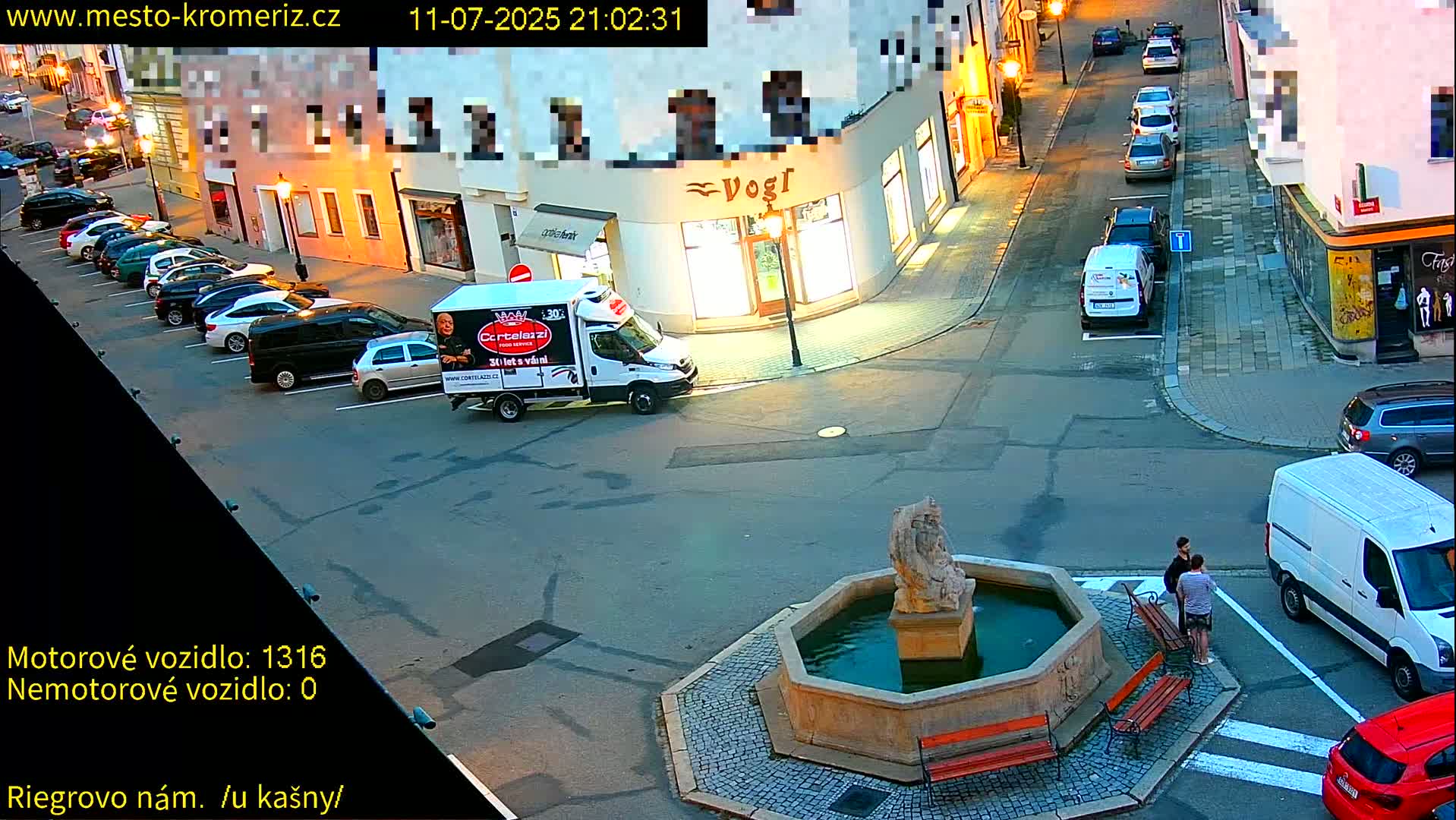 Kroměříž - Riegrovo Náměstí Fountain (Rieger Square) Live Cam - Kromeriz, Zlin, Czechia