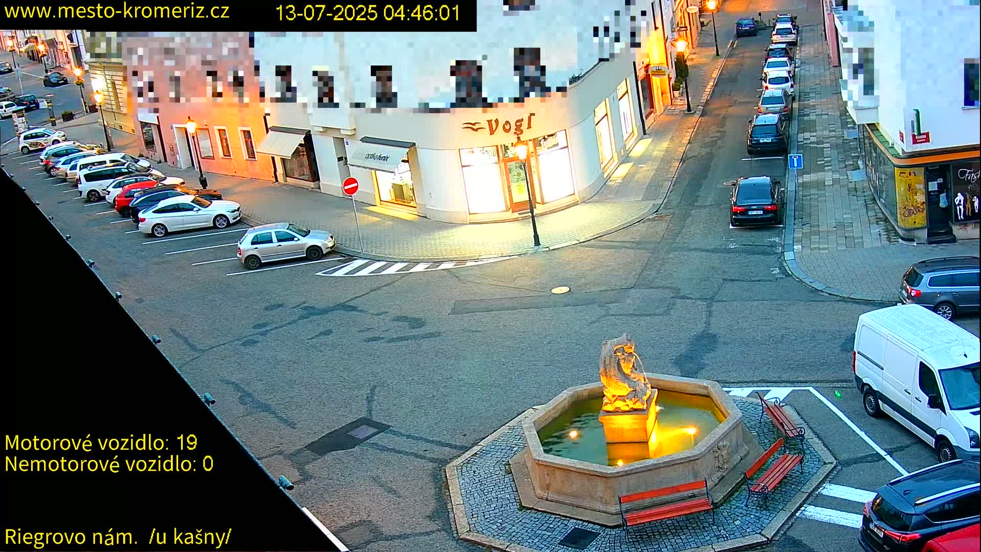 Kroměříž - Riegrovo Náměstí Fountain (Rieger Square) Live Cam - Kromeriz, Zlin, Czechia