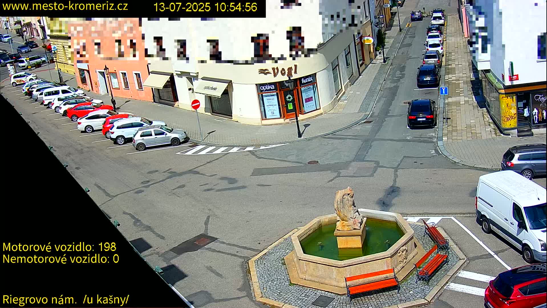 Kroměříž - Riegrovo Náměstí Fountain (Rieger Square) Live Cam - Kromeriz, Zlin, Czechia