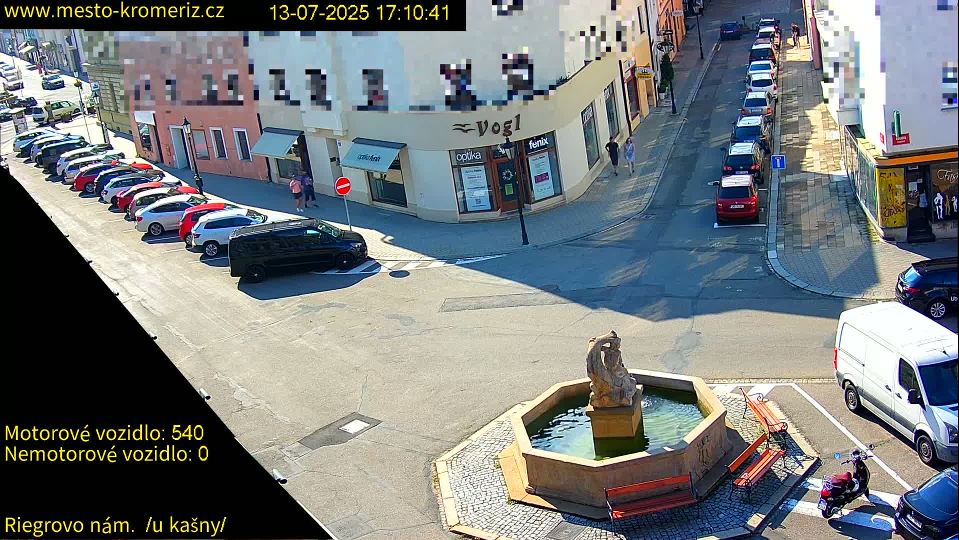 Kroměříž - Riegrovo Náměstí Fountain (Rieger Square) Live Cam - Kromeriz, Zlin, Czechia