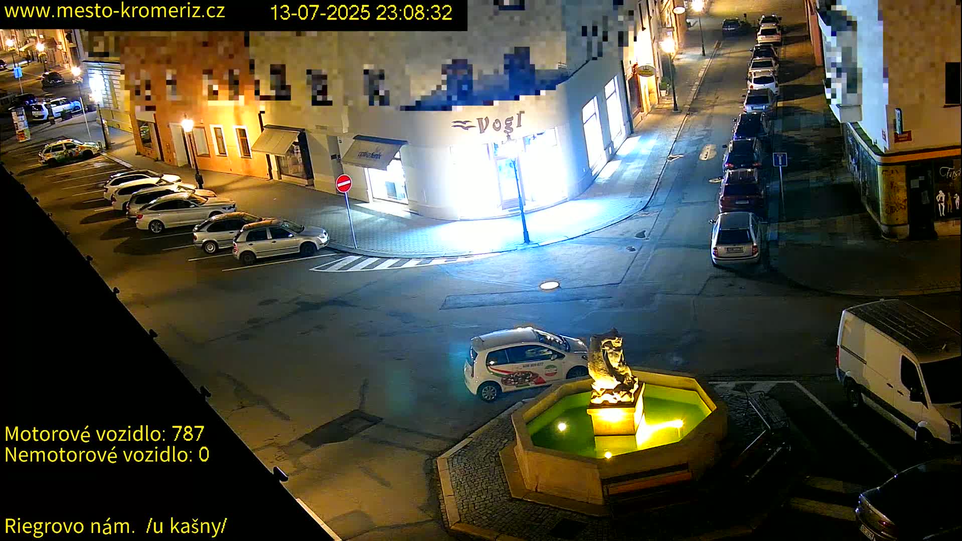 Kroměříž - Riegrovo Náměstí Fountain (Rieger Square) Live Cam - Kromeriz, Zlin, Czechia