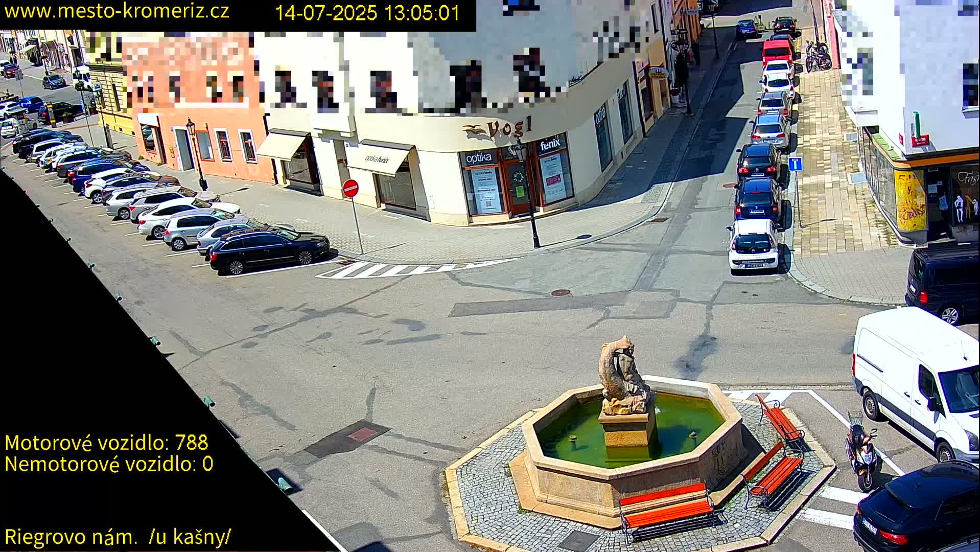 Kroměříž - Riegrovo Náměstí Fountain (Rieger Square) Live Cam - Kromeriz, Zlin, Czechia