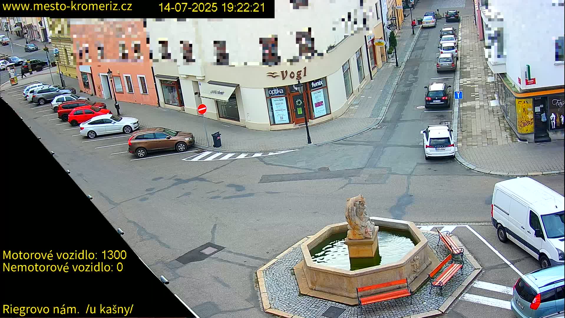 Kroměříž - Riegrovo Náměstí Fountain (Rieger Square) Live Cam - Kromeriz, Zlin, Czechia