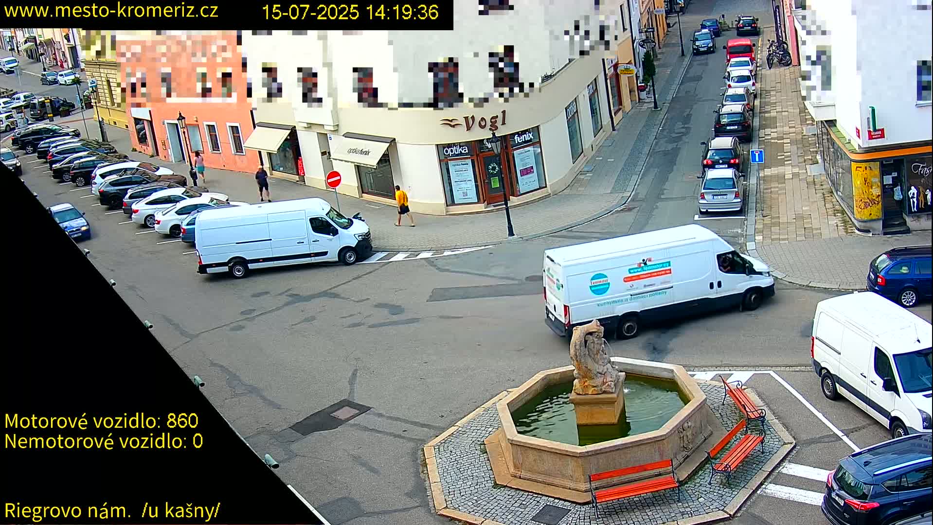 Kroměříž - Riegrovo Náměstí Fountain (Rieger Square) Live Cam - Kromeriz, Zlin, Czechia