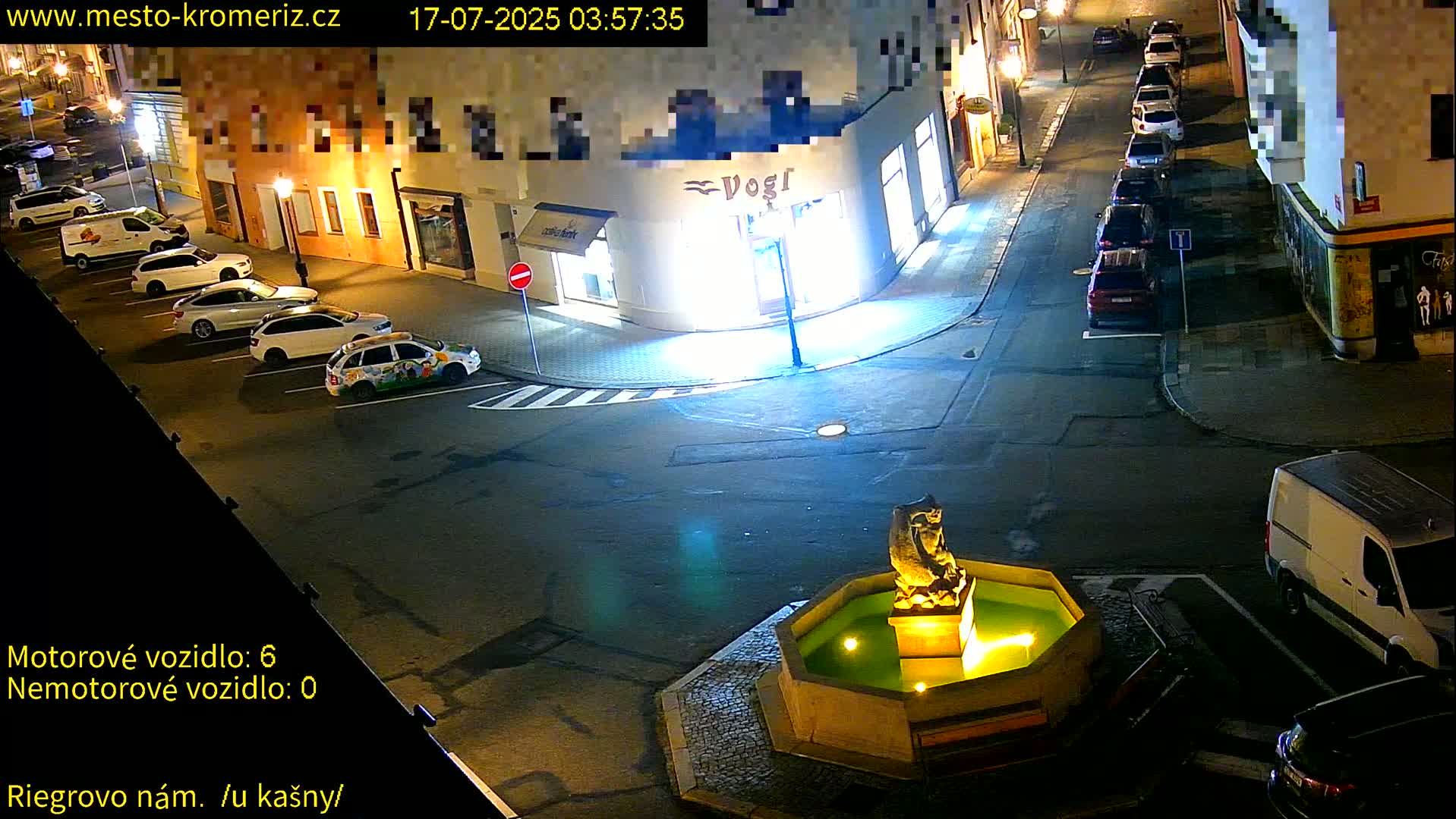 Kroměříž - Riegrovo Náměstí Fountain (Rieger Square) Live Cam - Kromeriz, Zlin, Czechia