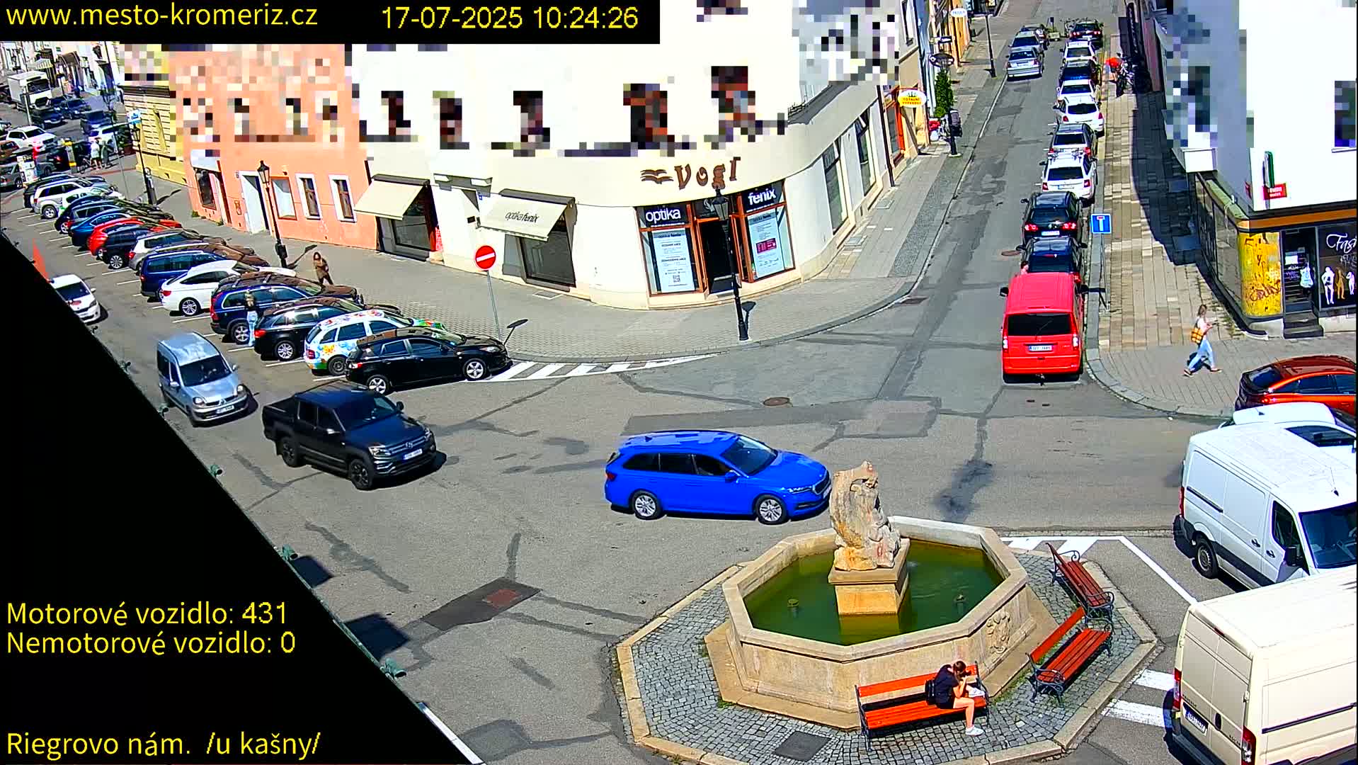 Kroměříž - Riegrovo Náměstí Fountain (Rieger Square) Live Cam - Kromeriz, Zlin, Czechia