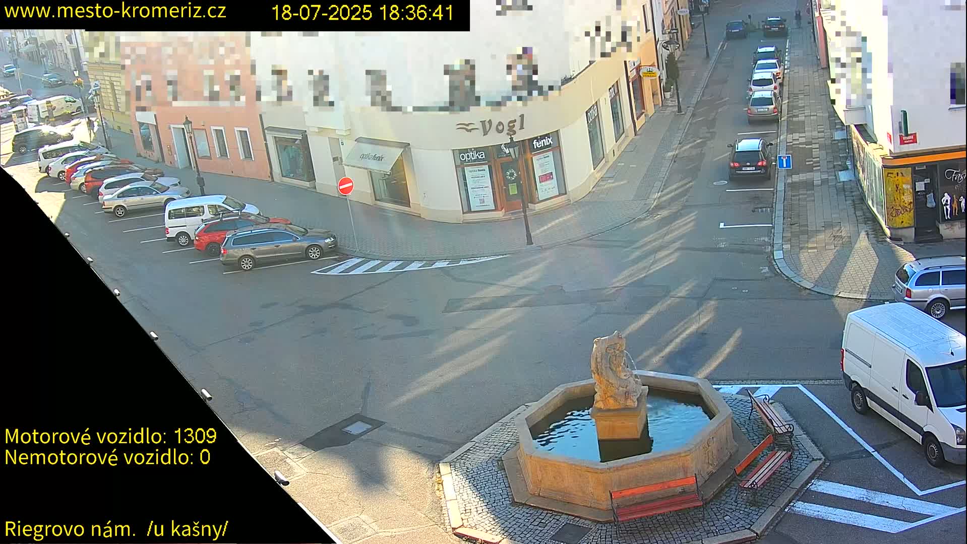 Kroměříž - Riegrovo Náměstí Fountain (Rieger Square) Live Cam - Kromeriz, Zlin, Czechia