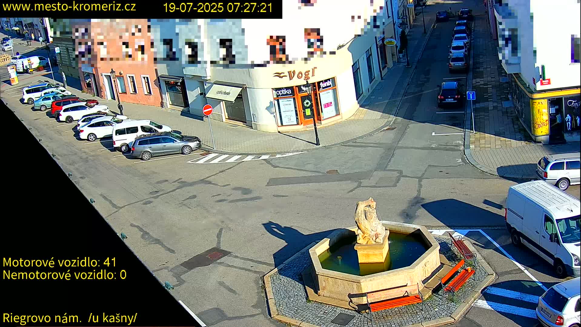 Kroměříž - Riegrovo Náměstí Fountain (Rieger Square) Live Cam - Kromeriz, Zlin, Czechia