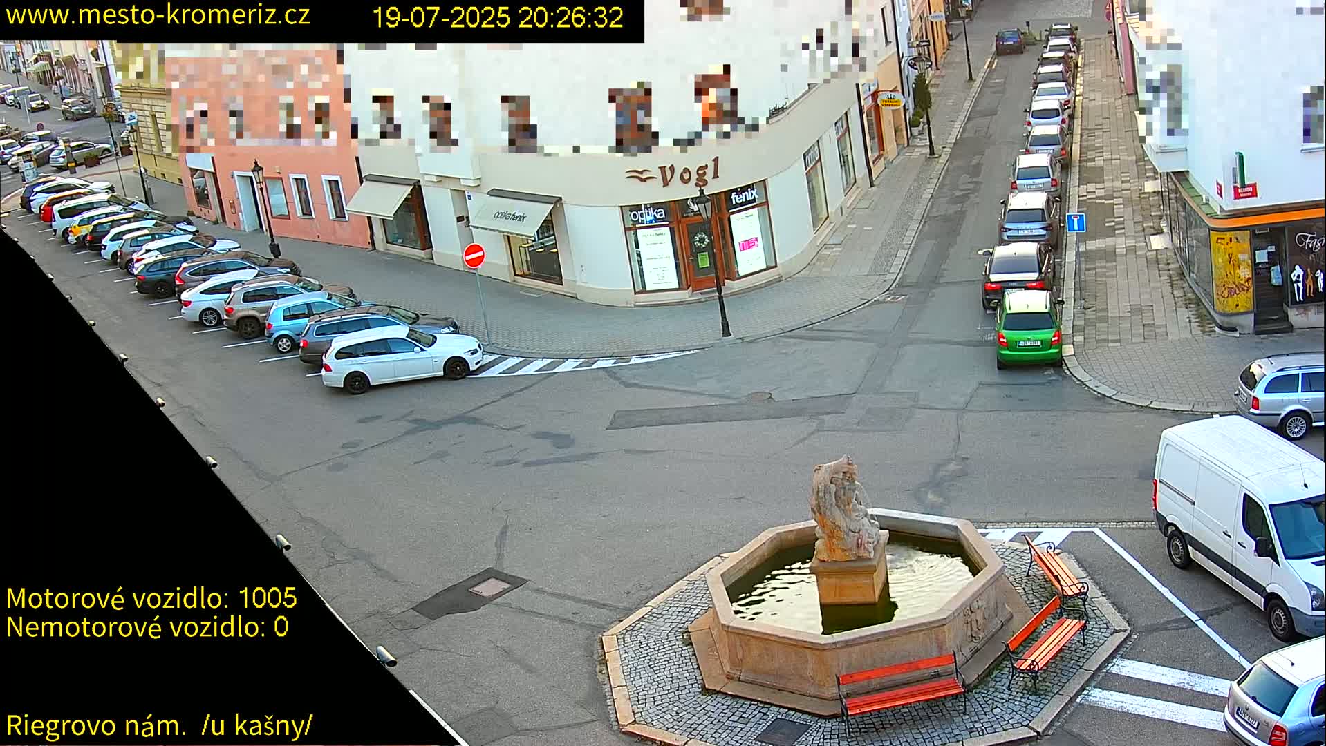 Kroměříž - Riegrovo Náměstí Fountain (Rieger Square) Live Cam - Kromeriz, Zlin, Czechia