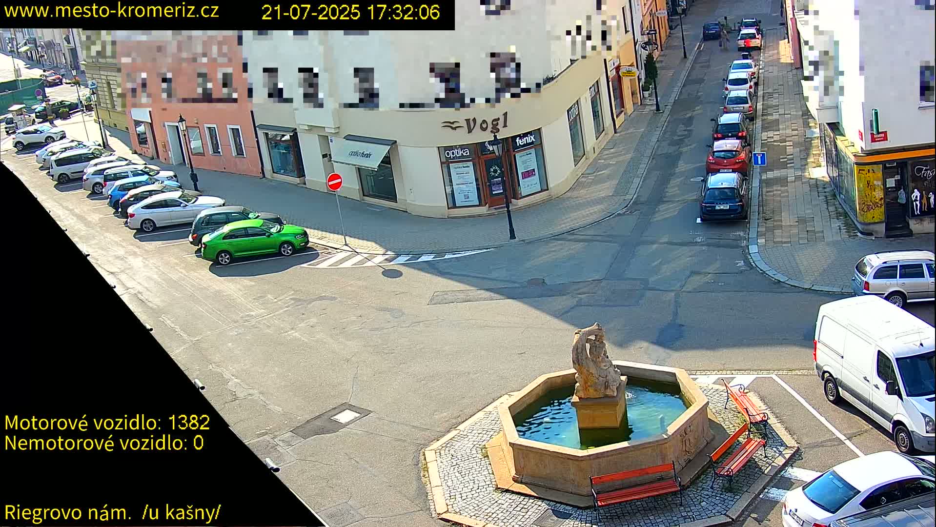 Kroměříž - Riegrovo Náměstí Fountain (Rieger Square) Live Cam - Kromeriz, Zlin, Czechia