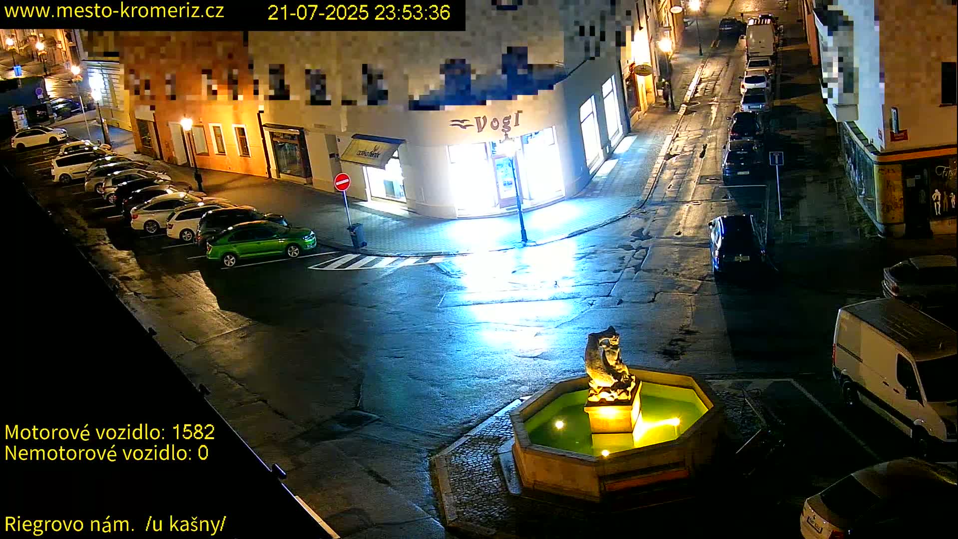 Kroměříž - Riegrovo Náměstí Fountain (Rieger Square) Live Cam - Kromeriz, Zlin, Czechia