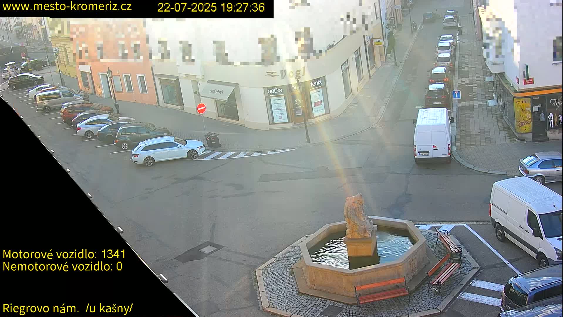 Kroměříž - Riegrovo Náměstí Fountain (Rieger Square) Live Cam - Kromeriz, Zlin, Czechia
