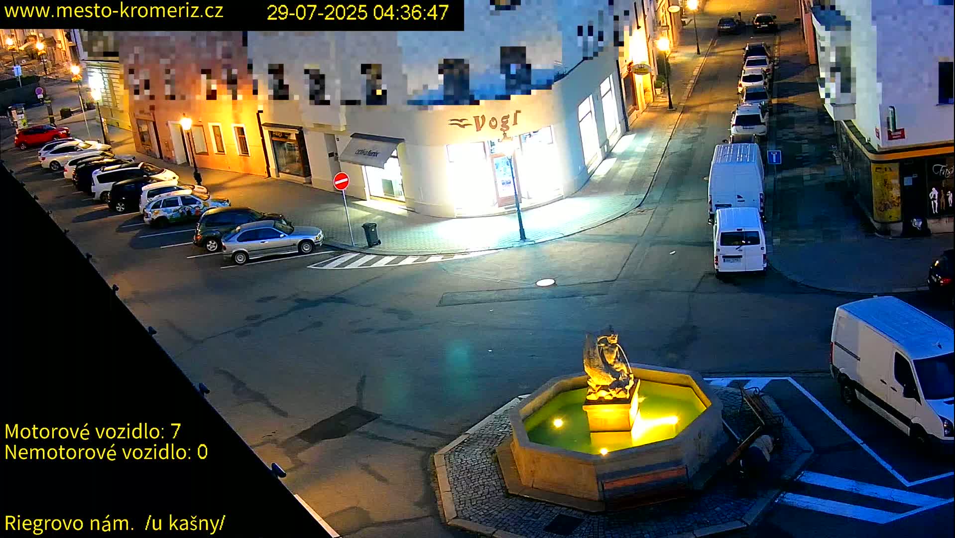 Kroměříž - Riegrovo Náměstí Fountain (Rieger Square) Live Cam - Kromeriz, Zlin, Czechia