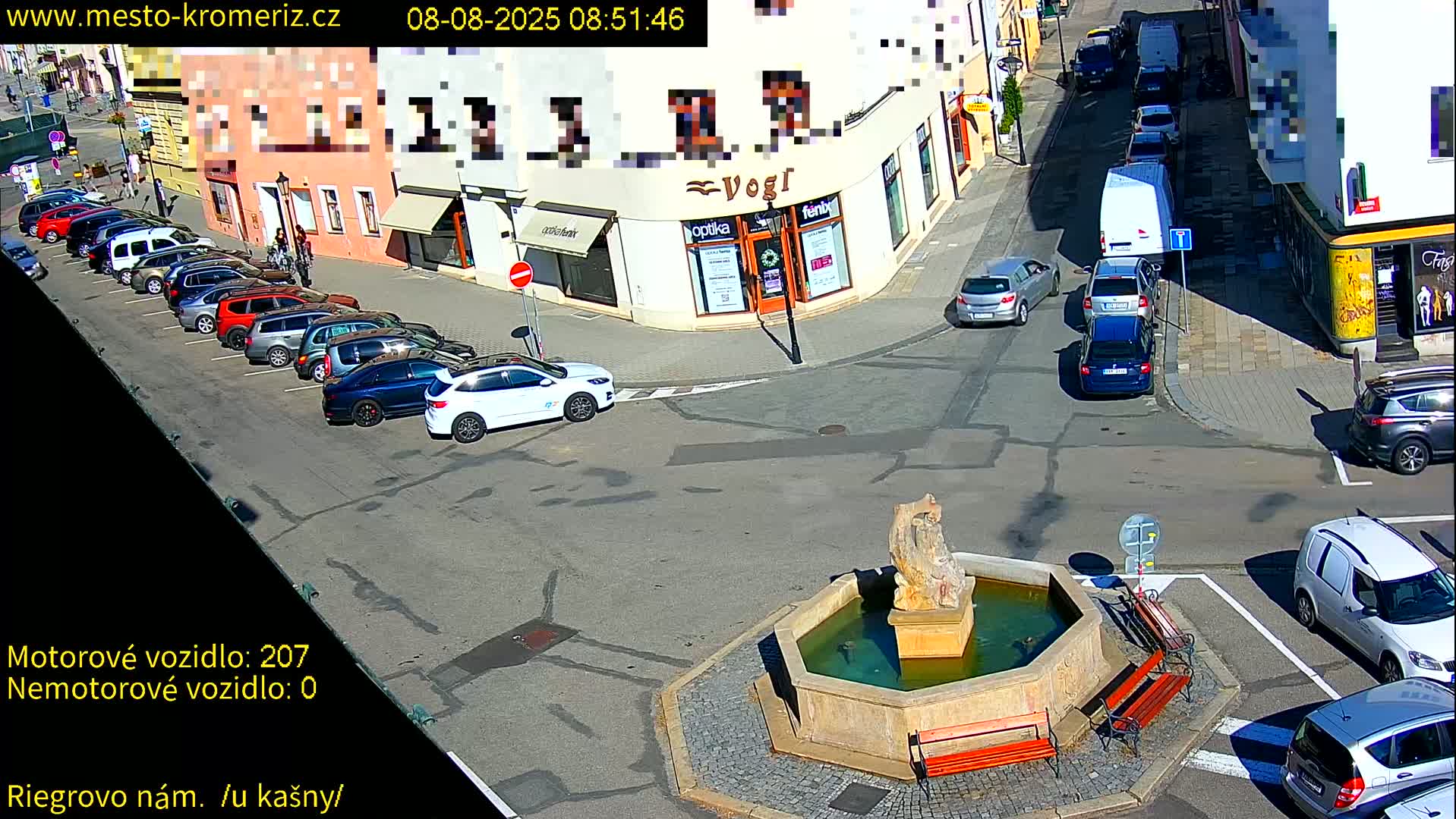 Kroměříž - Riegrovo Náměstí Fountain (Rieger Square) Live Cam - Kromeriz, Zlin, Czechia