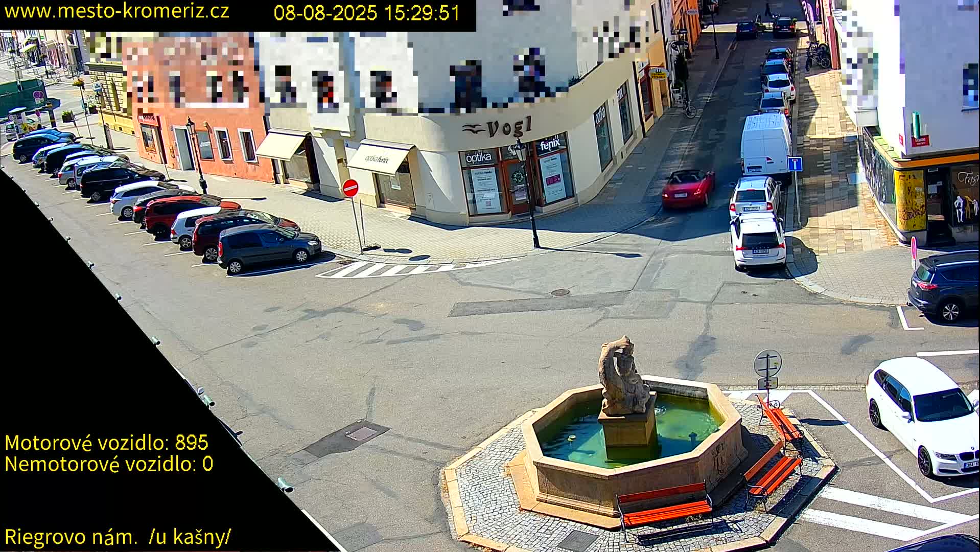 Kroměříž - Riegrovo Náměstí Fountain (Rieger Square) Live Cam - Kromeriz, Zlin, Czechia