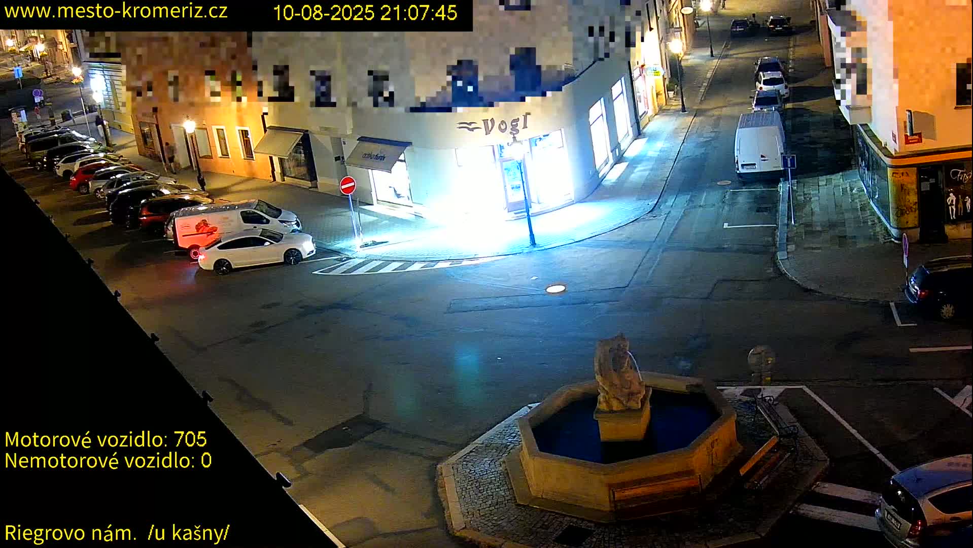 Kroměříž - Riegrovo Náměstí Fountain (Rieger Square) Live Cam - Kromeriz, Zlin, Czechia
